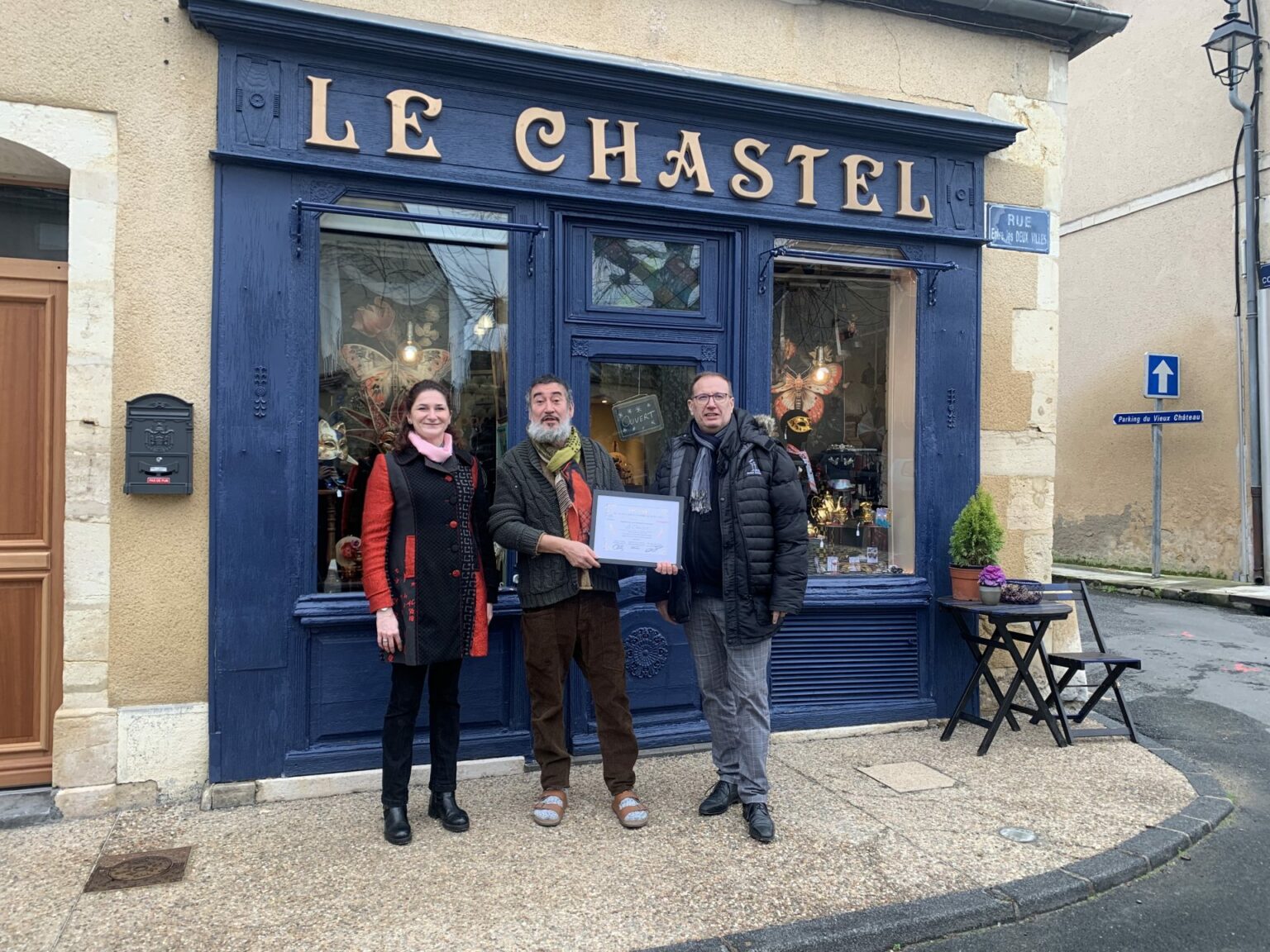 Saint-Amand-Montrond : Le Chastel, élu « Plus Belle Vitrine De Noël ...