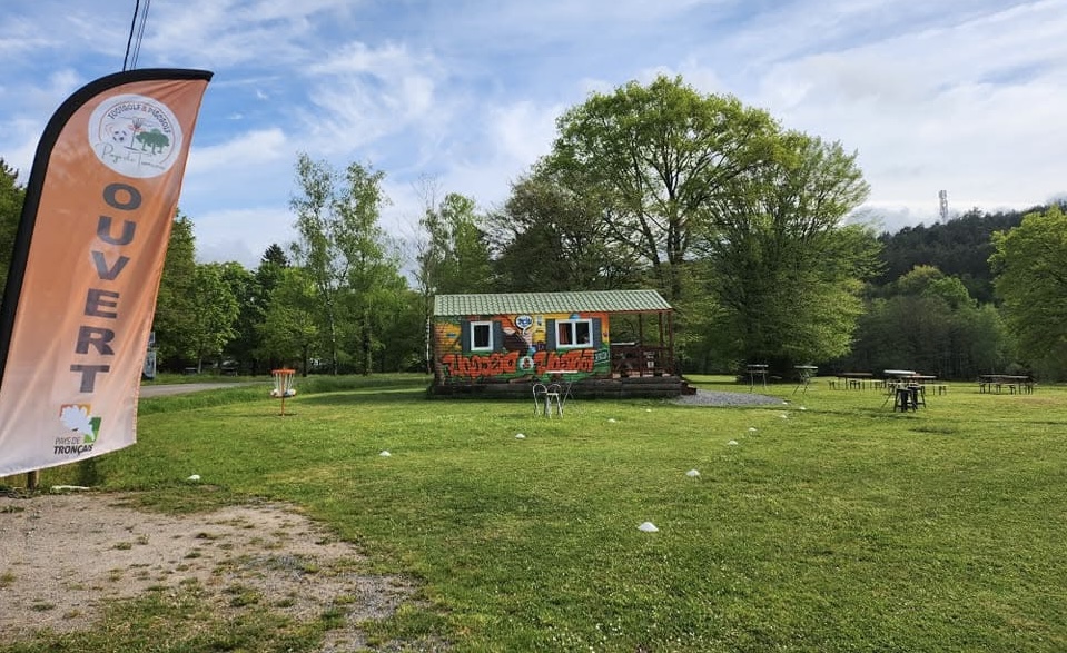 Foot-Disc Golf de Saint-Bonnet-Tronçais : une saison de renouveau près du Cher.